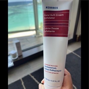 3/$22💝Apothecary Wild Rose Petal Soft Cream Exfoliator